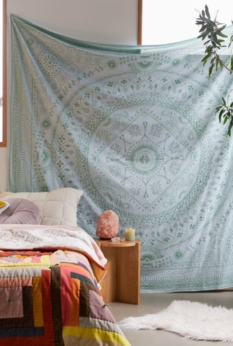 urban outfitters Tapestry (대략220cm)