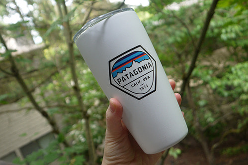 Patagonia MiiR® Fitz Roy Hex Vacuum Insulated Pint Cup