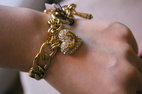 Juicy Couture pave heart starter bracelet -gold  쥬시꾸띄르 하트 팔찌!!! 