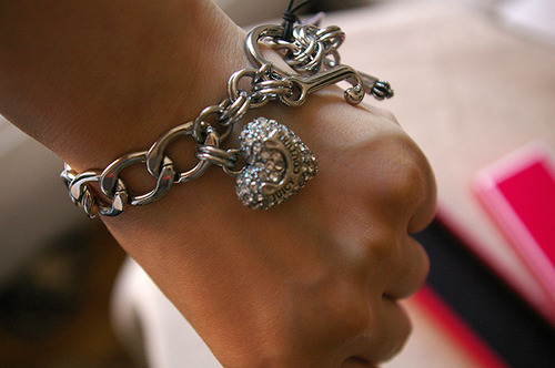 Juicy Couture pave heart starter bracelet -silver 쥬시꾸띄르 하트 팔찌!!! 