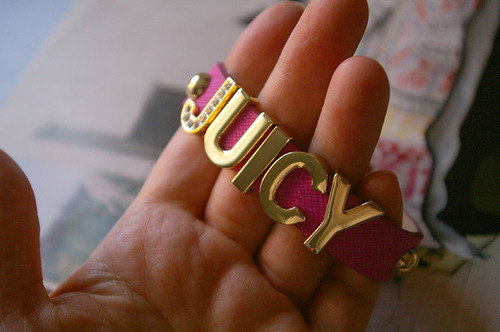 Juicy Couture leather bracelet 쥬시꾸띄르 가죽팔찌!! -juicy pink
