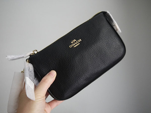 Coach F53340 LARGE WRISTLET 19 IN PEBBLE LEATHER- 블랙 